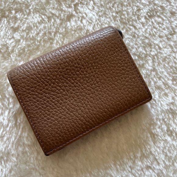 Authentic Gucci compact wallet - Picture 2 of 8